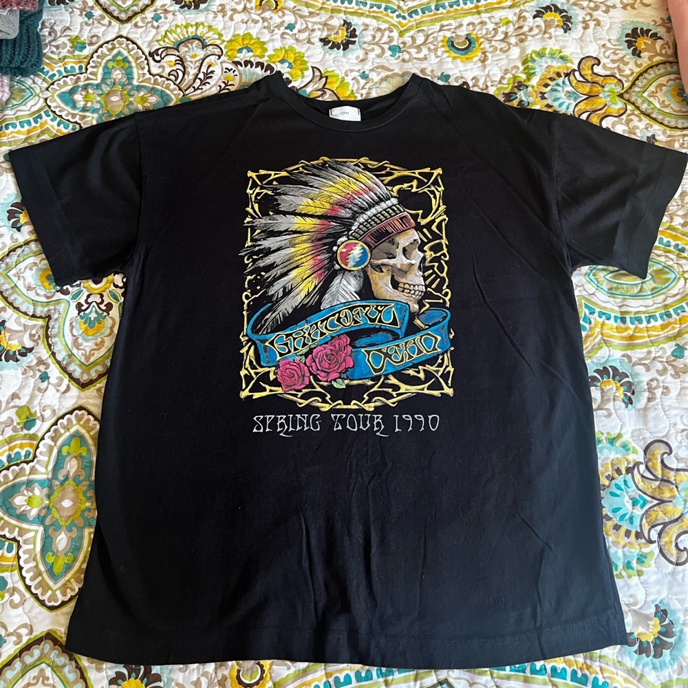 Grateful Dead Tshirt, black, size small, super soft 100% cotton.